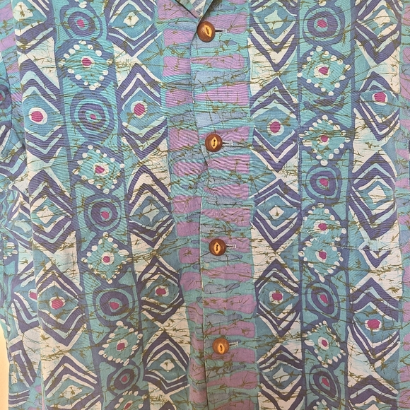 《Vintage multi print hawaiian top》 - Picture 10 of 14